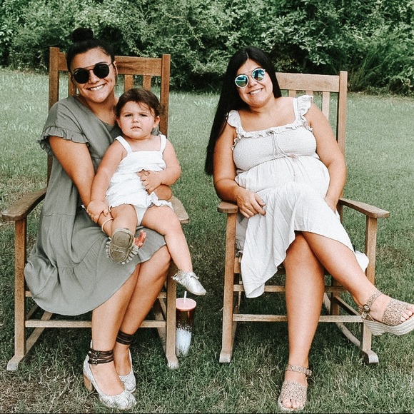 Meet your Posher, Rebecca - Picture 2 of 2